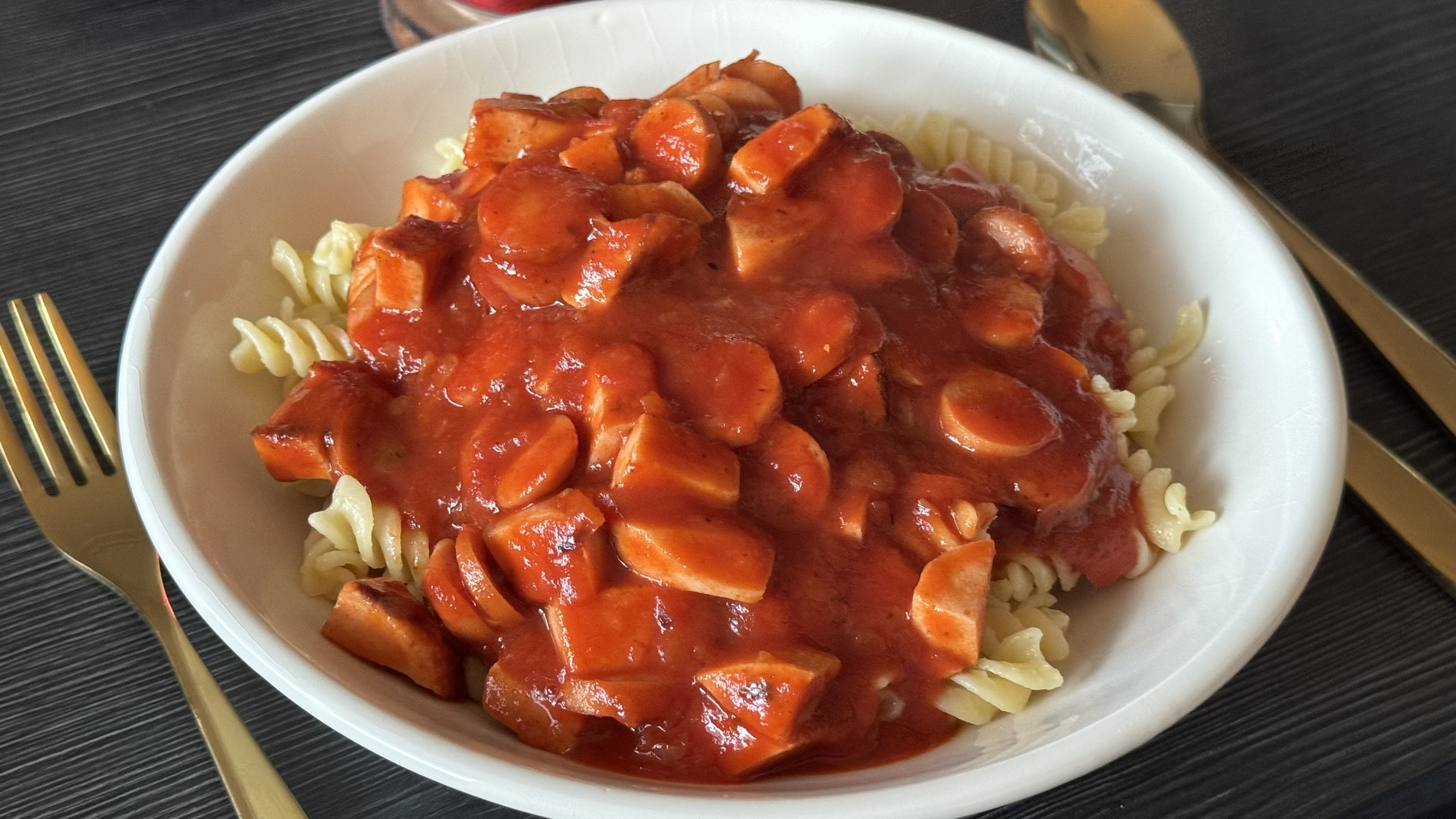 Nudeln mit roter Sauce